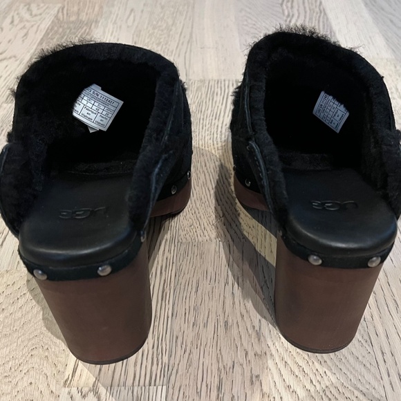 UGG Aubriana - black - size 9 - Picture 3 of 6